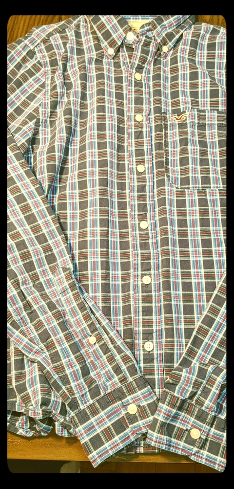 XL Hollister Flannel but fits like a medium